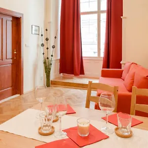 https://stella-apartments.praguehotelsweb.com